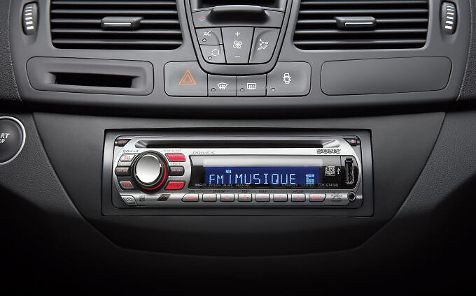 SUPPORTO DISTANZIALE AUTORADIO 