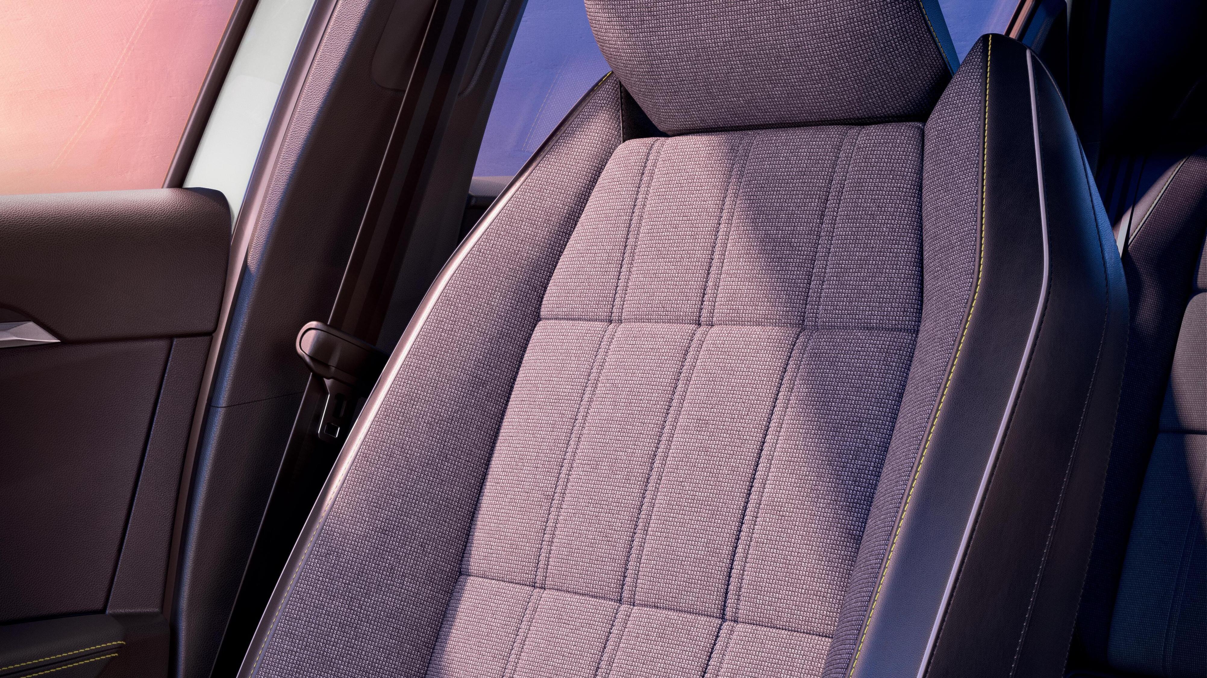 manual front seats with height adjustment and driver's electric lumbar function