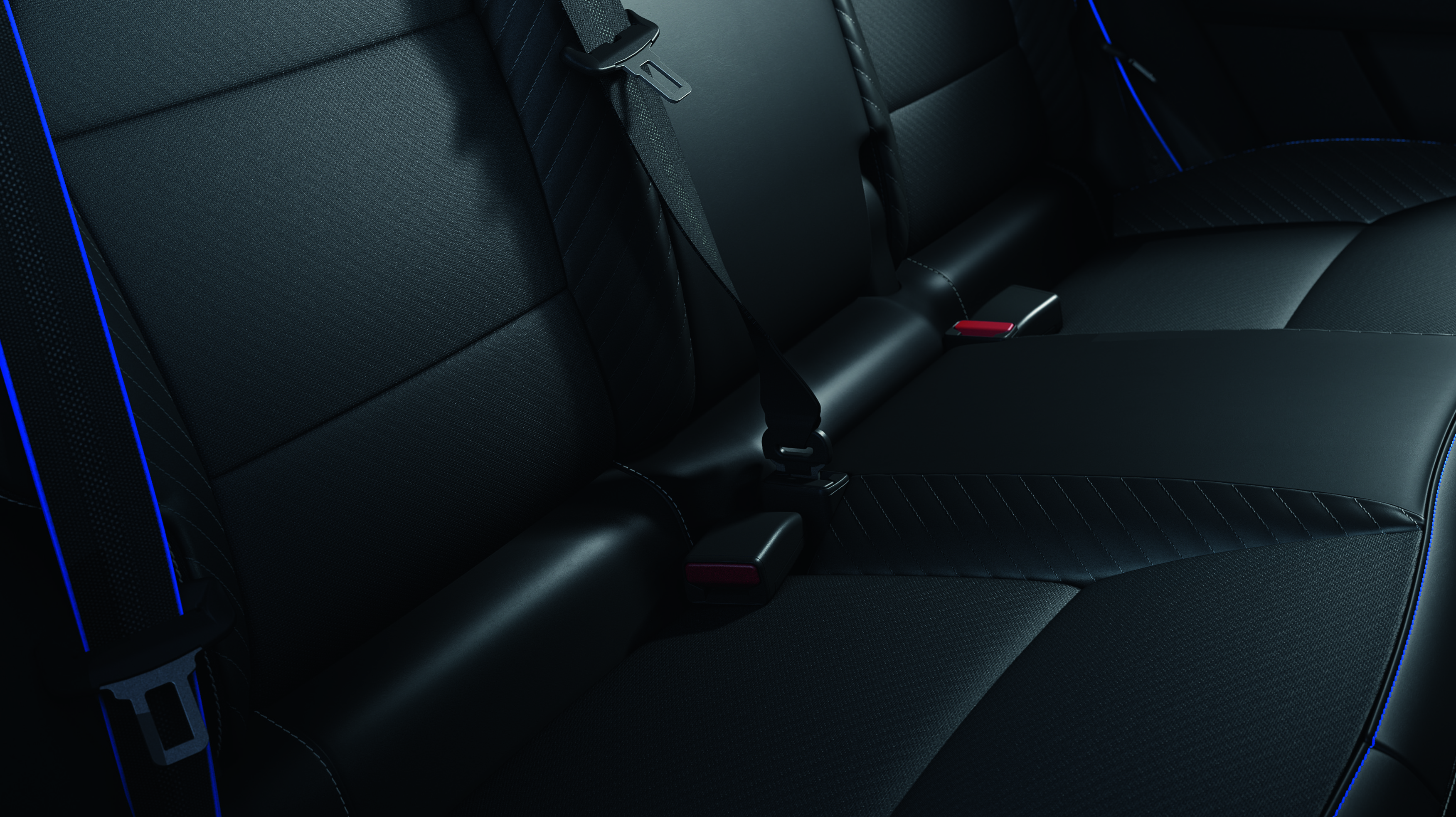 ceintures de sécurité arrière 3 points avec limiteur d'effort intégré aux places latérales