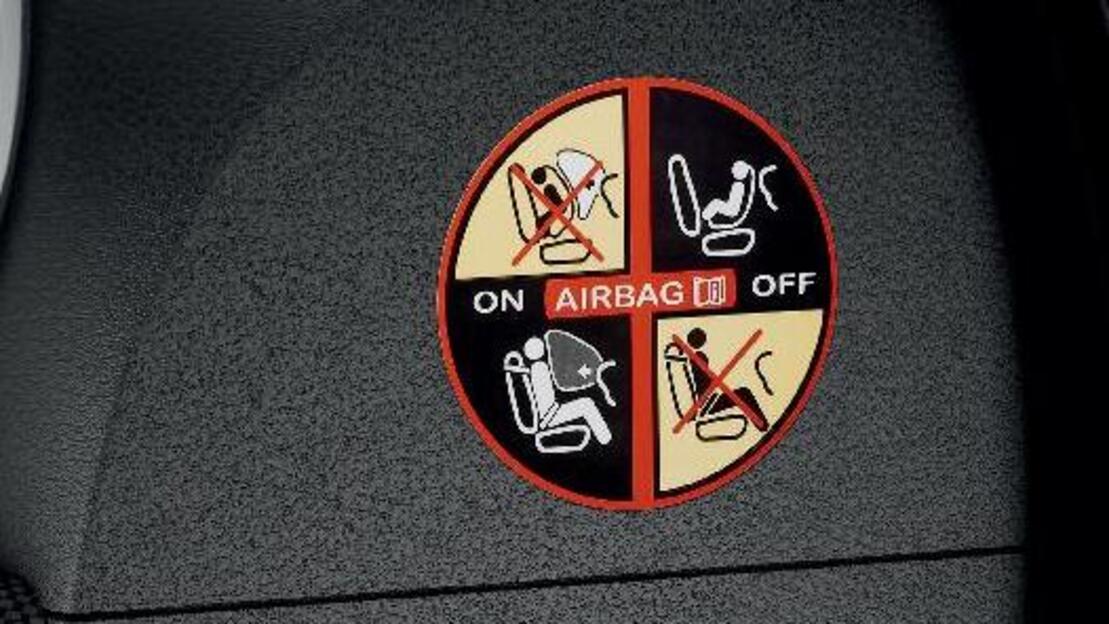 Възможност за изключване на въздушната възглавница на пътника до водача